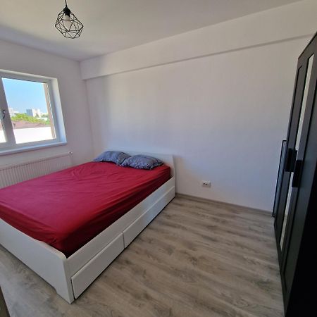 Apartament 3 Cam Grand Arena Бухарест Номер фото