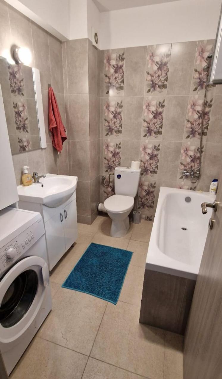 Apartament 3 Cam Grand Arena Бухарест Экстерьер фото