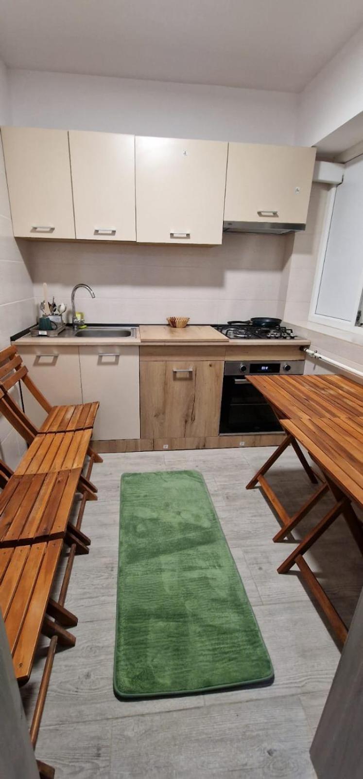 Apartament 3 Cam Grand Arena Бухарест Экстерьер фото